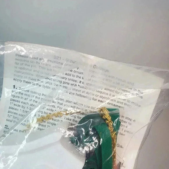 4 Holiday Time WINTER COTTAGE Sequined Gingerbread Christmas Ornament Ki… - Picture 10 of 10